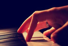 开云:海港防线集体短路!10分钟丢两球:后场被断门前多人眼神防守.